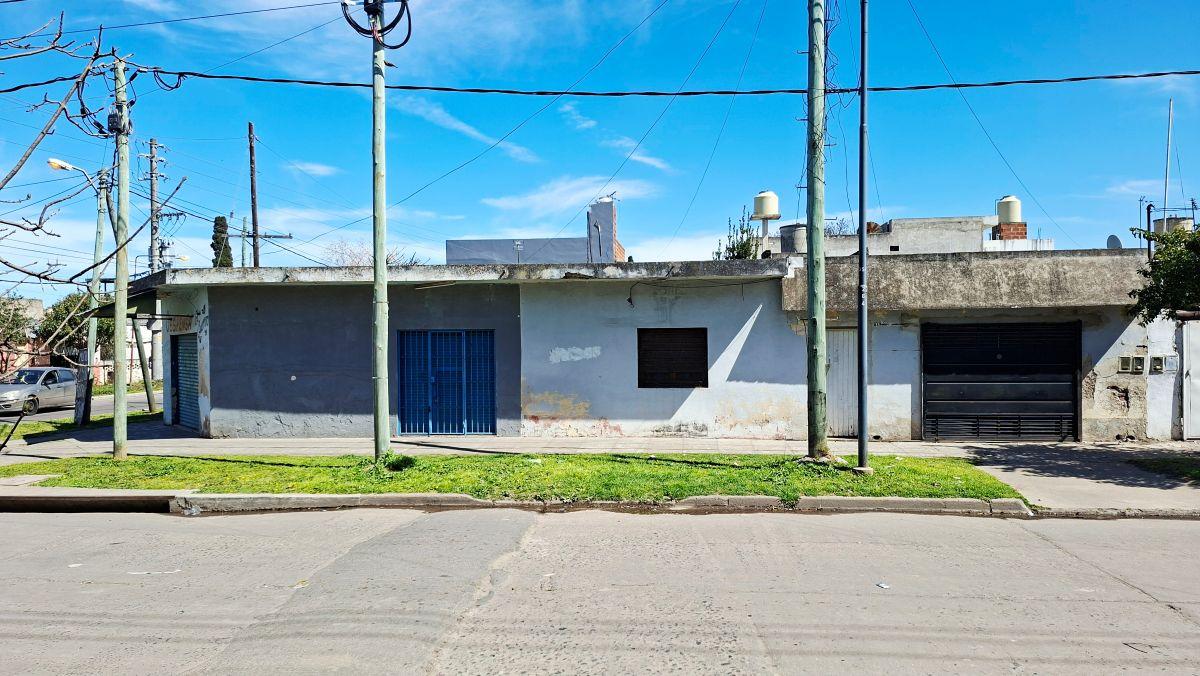Foto de Local Comercial con Vivienda Sobre Lote Propio en Esquina en Laferrere, imagen 3