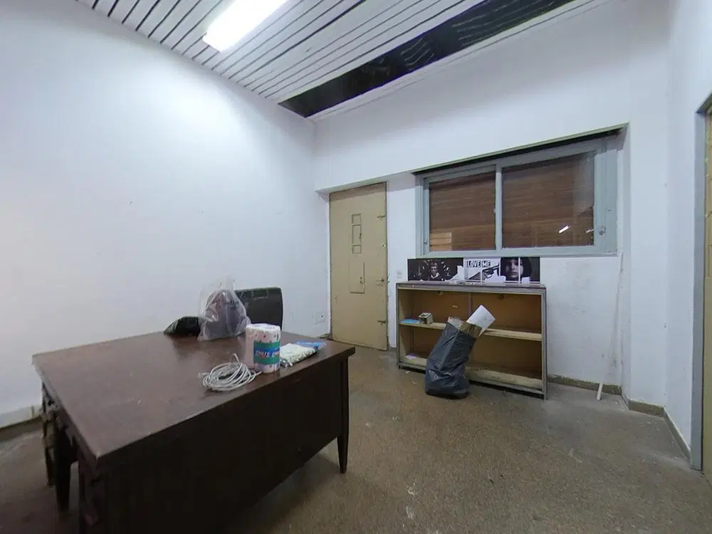 LOCAL EN LOTE PROPIO EN VENTA! 4