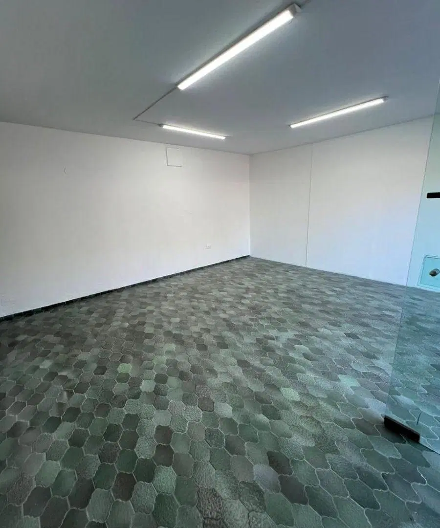 ALQUILO LOCAL COMERCIAL SOBRE AV. MONSEÑOR P. CABRERA 5
