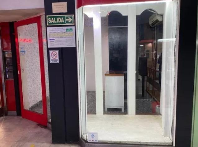 VENTA LOCAL GALERIA FLORES 24m2 FINANCIACION DIRECTA ANTICIPO y CUOTAS