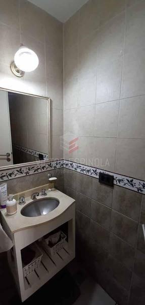 CASA TRIPLEX de 4 ambientes en VENTA, Martin Coronado