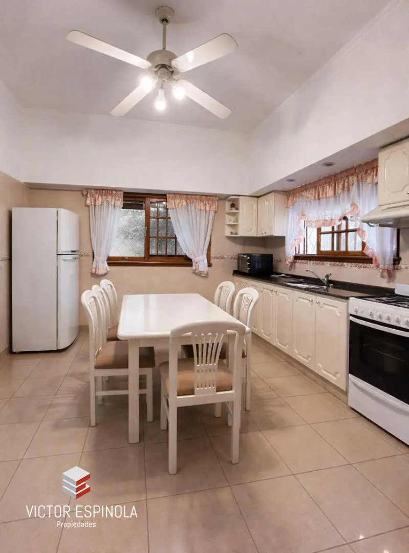PH 3 ambientes en planta baja con garage, patio y quincho con baño Villa Bosch 3