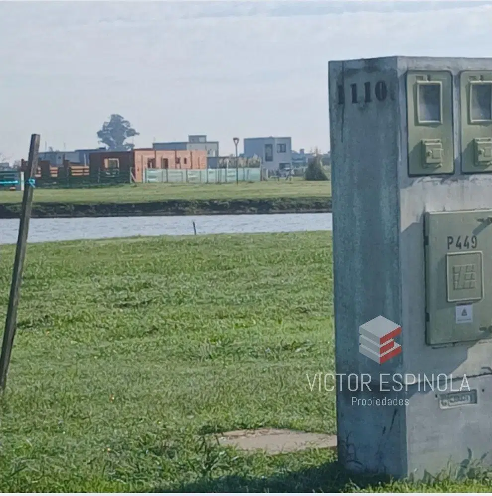 Lote en zona sur barrio Santa Clara al sur 801 m2 3