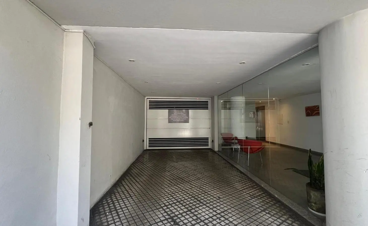 Cochera en venta por rampa de hormigon 1