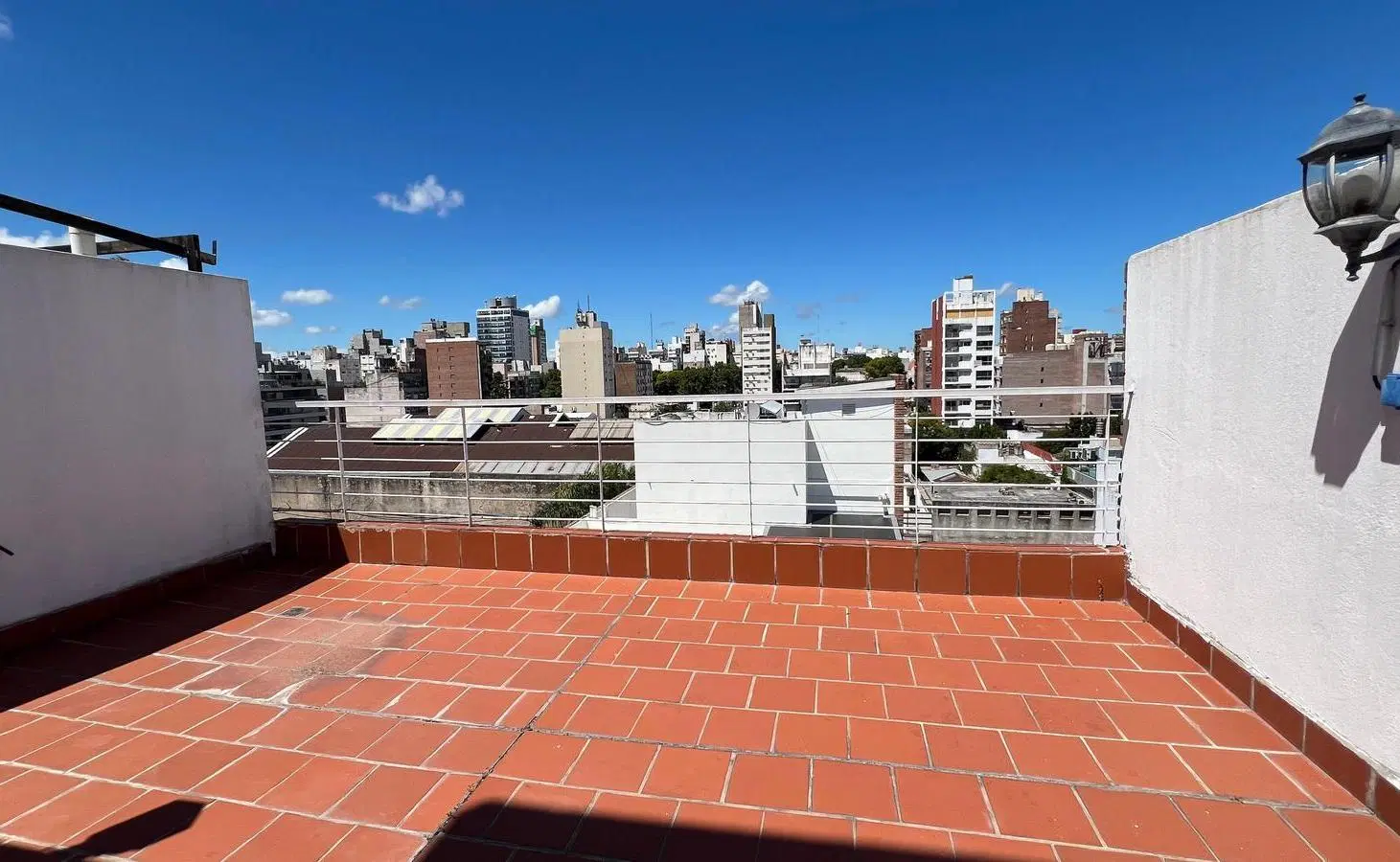 Monoambiente dividido con TERRAZA EXCLUSIVA 2