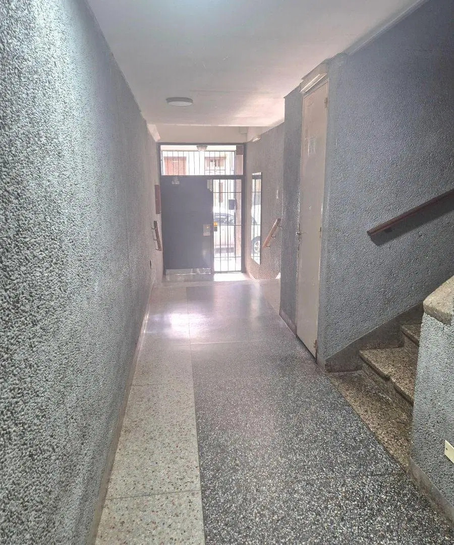Luminoso dos ambientes con patio 8