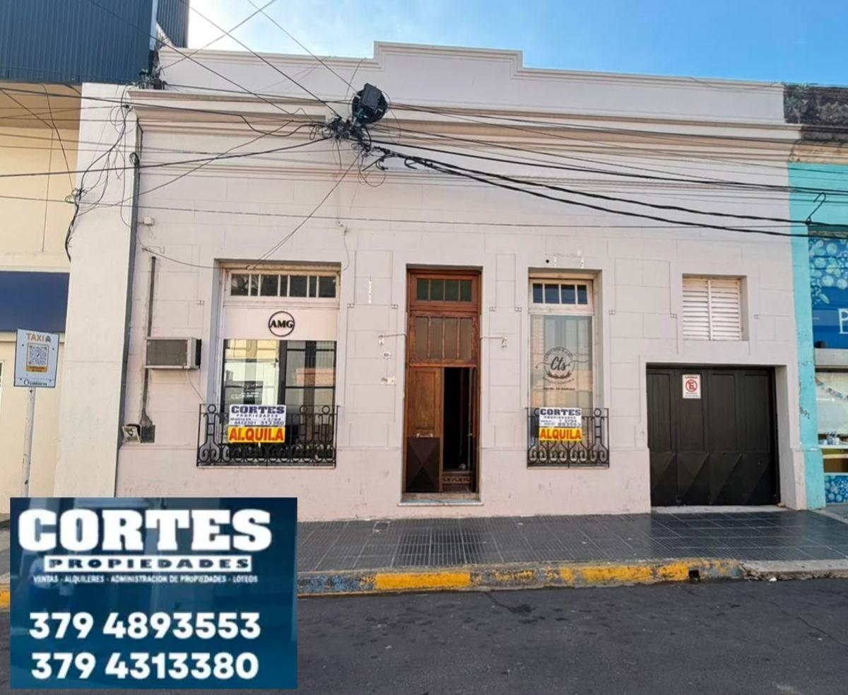 Amplia CASA Junin 800 - Uso Comercial -- a 20 m. de la Peatonal de Corrientes