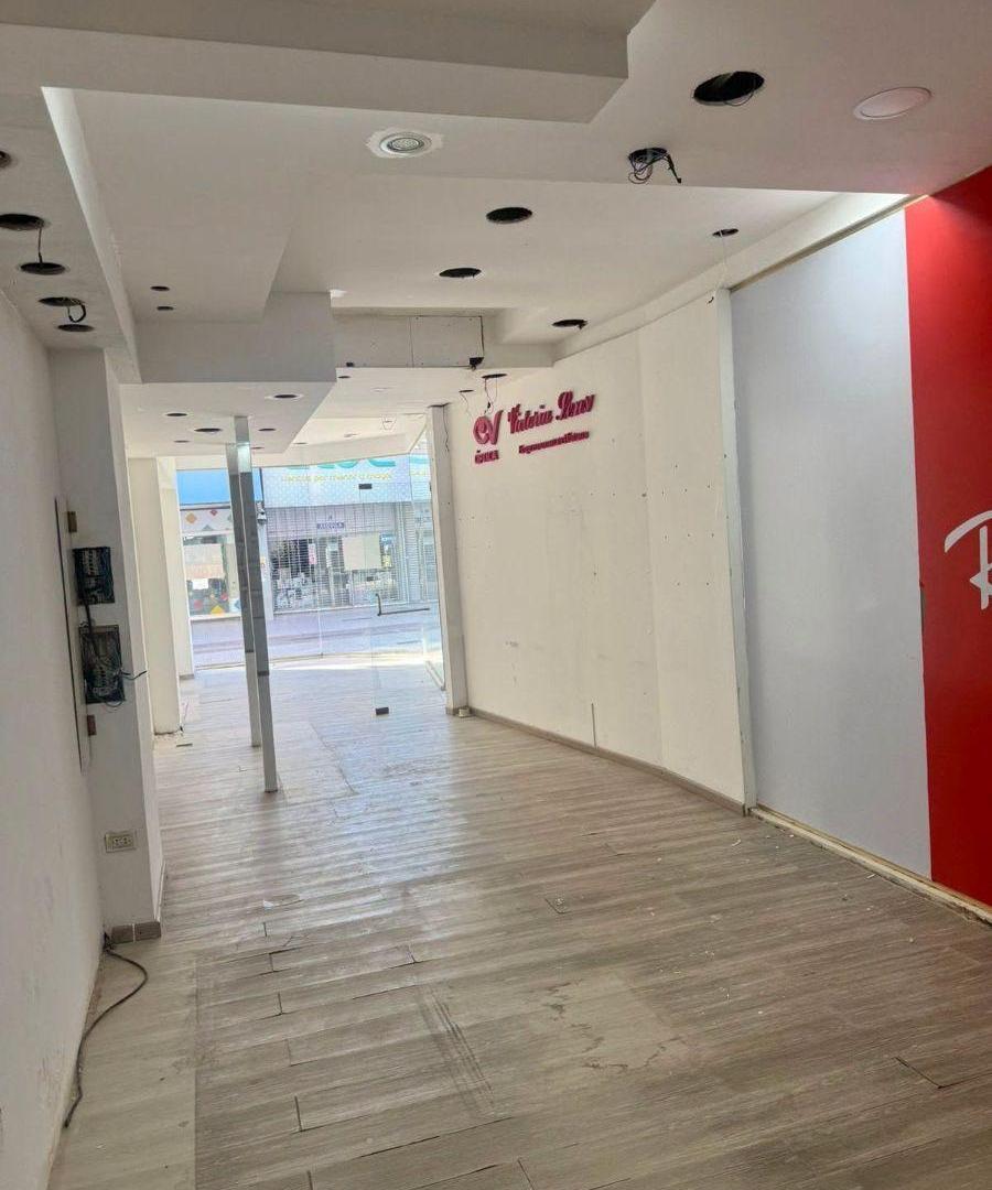 Foto de LOCAL COMERCIAL en ALQUILER: en el centro de la Peatonal de Corrientes, imagen 3