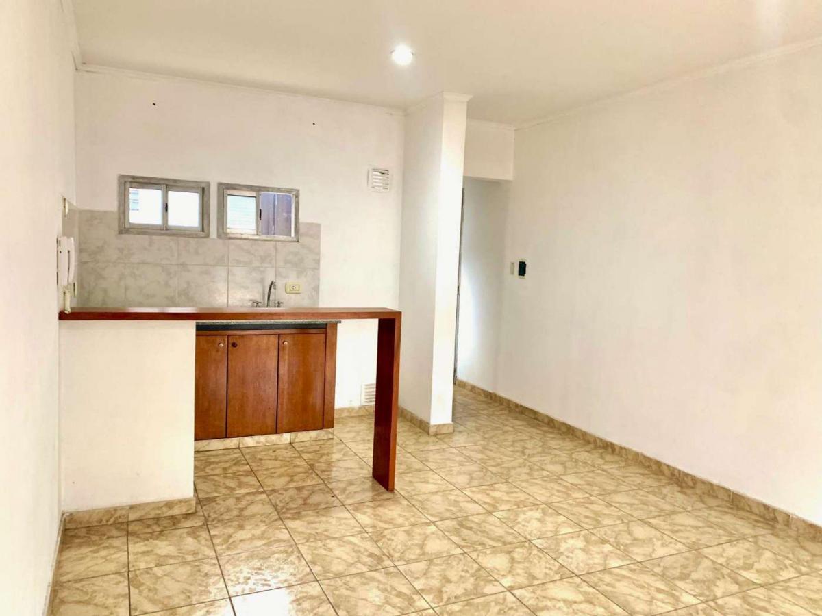 Venta Departamento con Cochera y Balcon 25 de Mayo 4