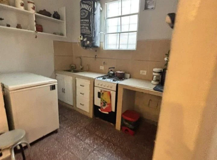 VENTA CASA 2AMB y 1/2 RAFAEL CALZADA 2