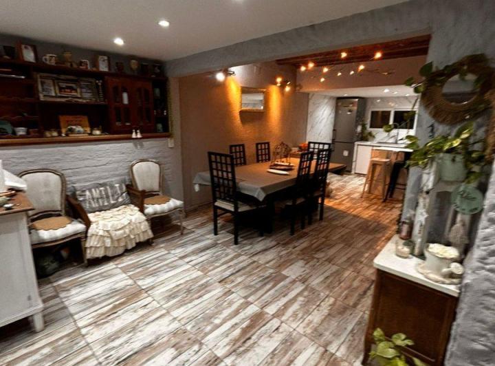 ALQUILER CASA 4 AMB LONGCHAMPS 2