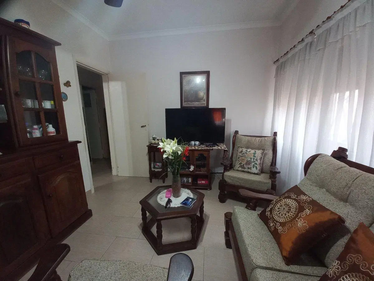 VENTA CASA 4 AMB CON COCHERA Y PATIO EN ESQUINA 5