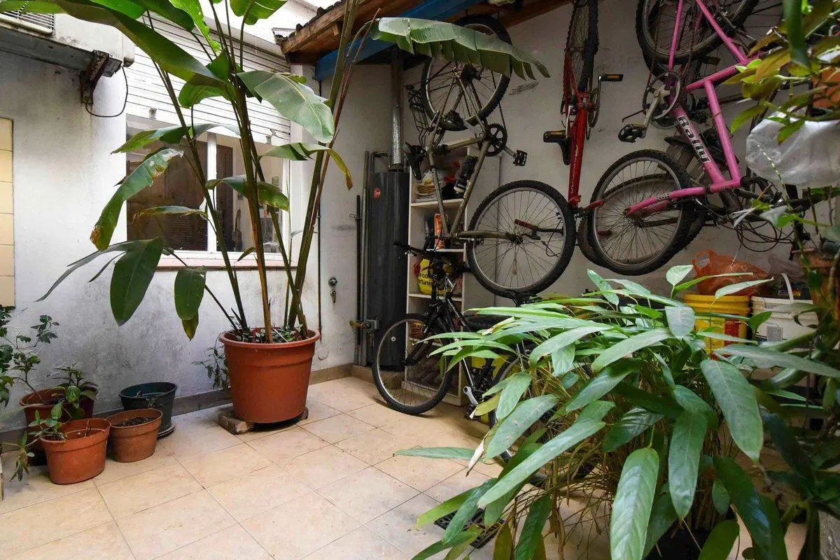 DEPARTAMENTO 4 AMBIENTES C/PATIO. JARDIN. BELGRANO 5