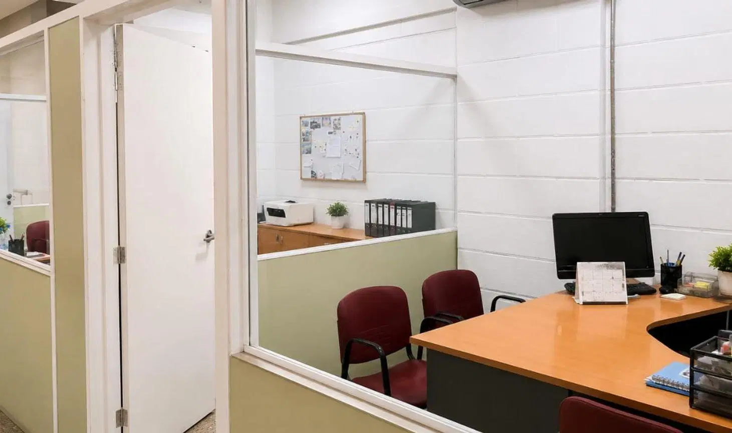 LOCAL COMERCIAL OFICINAS EN 3 PISOS MONSERRAT 2