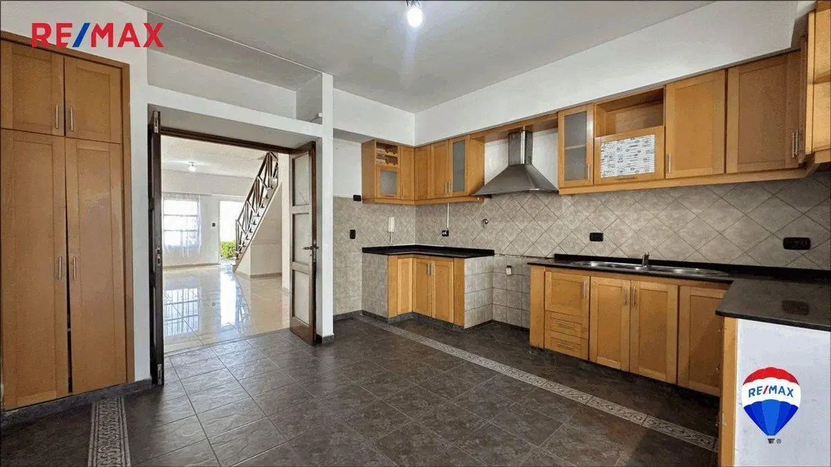 VENTA 4 AMB. QUILMES JARDIN Y COCHERA SIN EXPENSAS 2