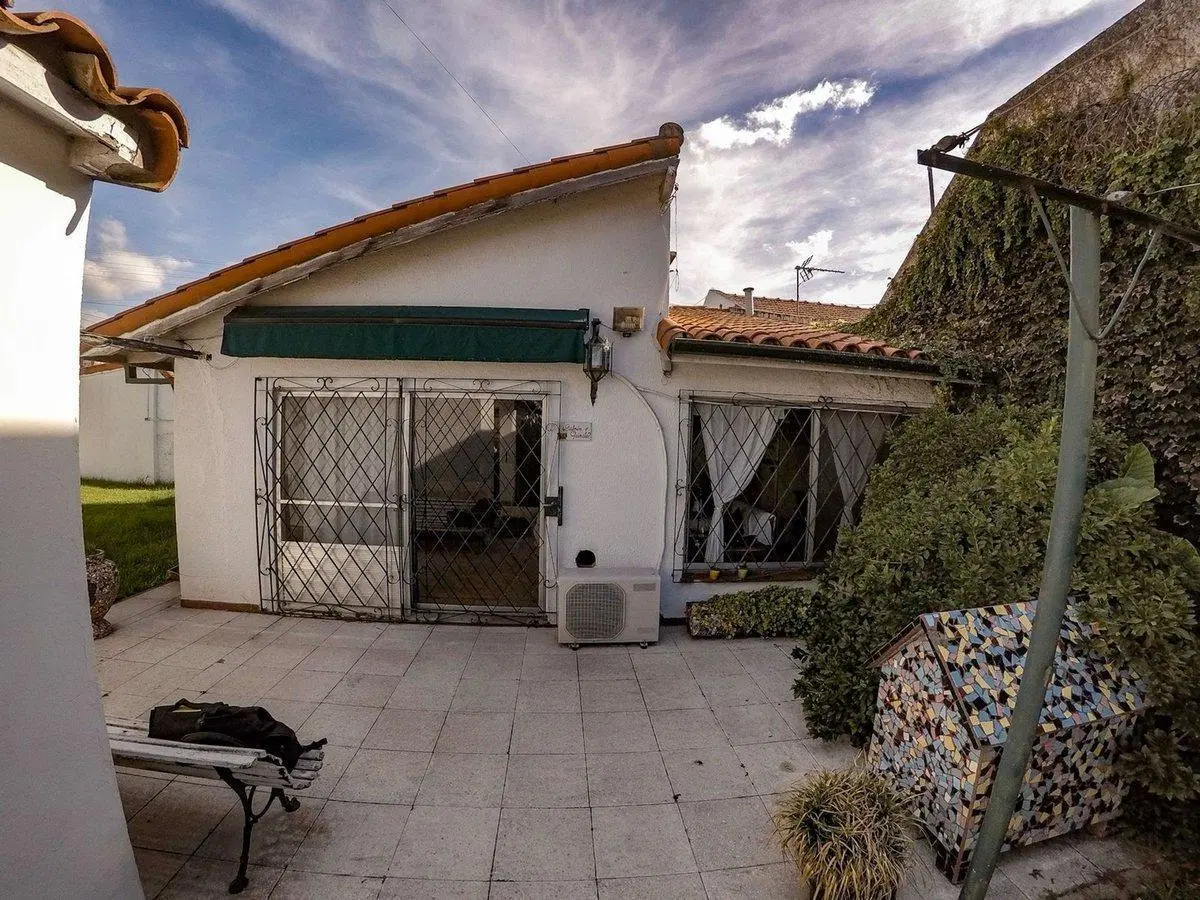 CASA 3 AMB CON PILETA Y QUINCHO QUILMES OESTE 4