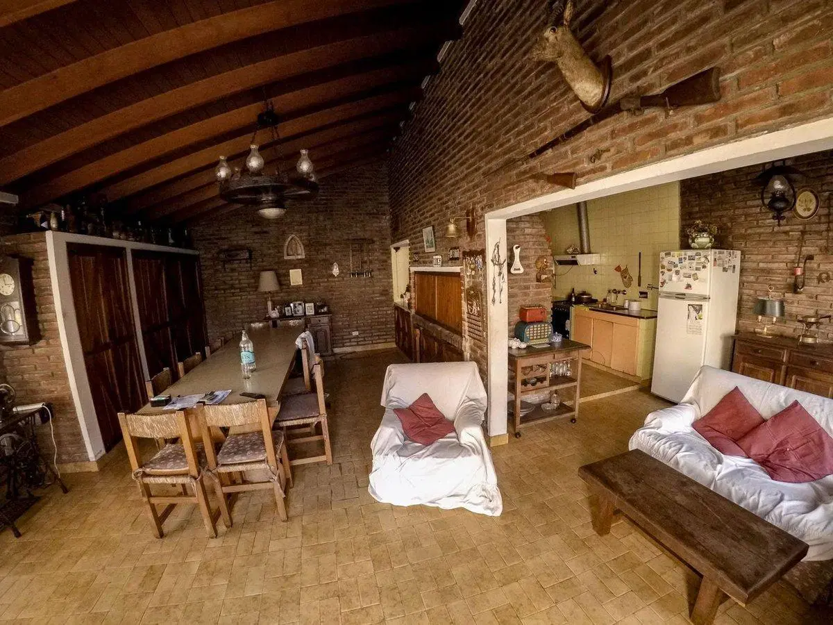 CASA 3 AMB CON PILETA Y QUINCHO QUILMES OESTE 8