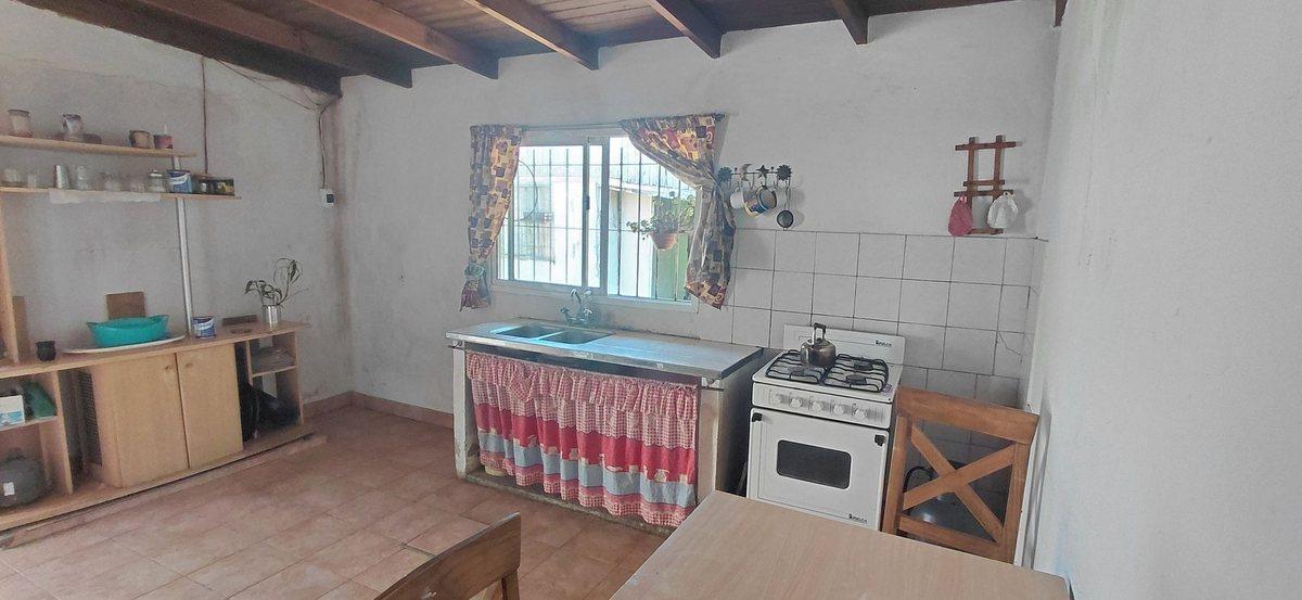 Foto de CASA CON FONDO Y LOCAL AL FRENTE GLEW CENTRO, imagen 1