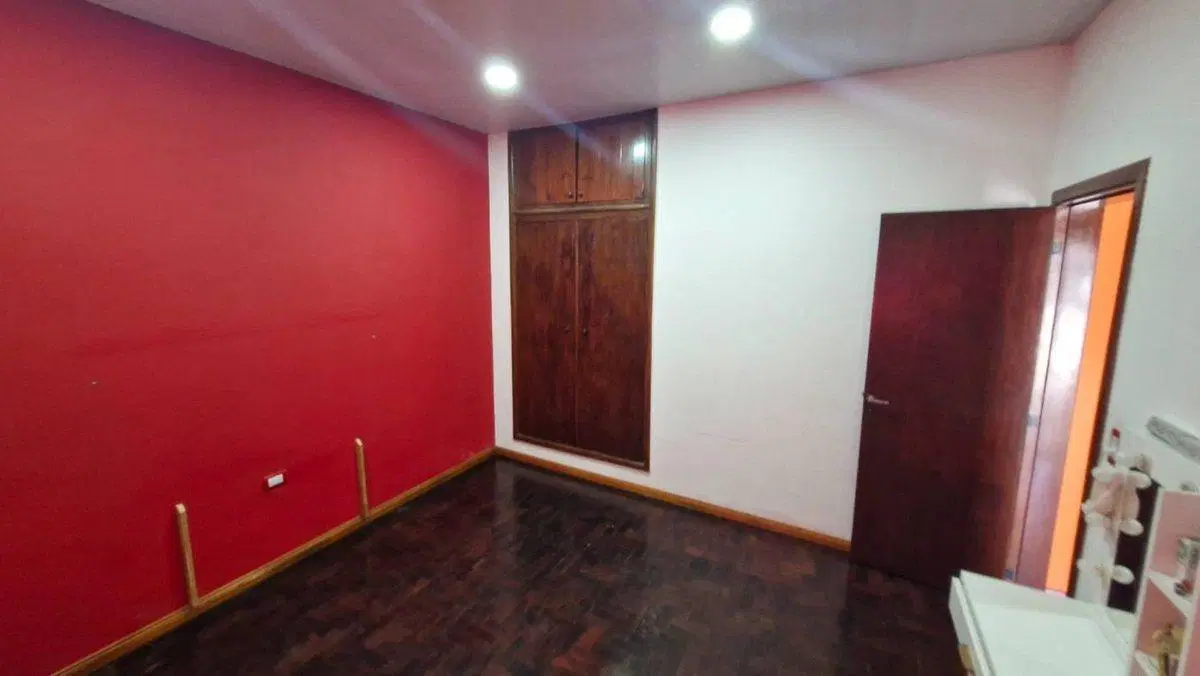 CASA 3 AMB CON PATIO Y COCHERA QUILMES OESTE 5