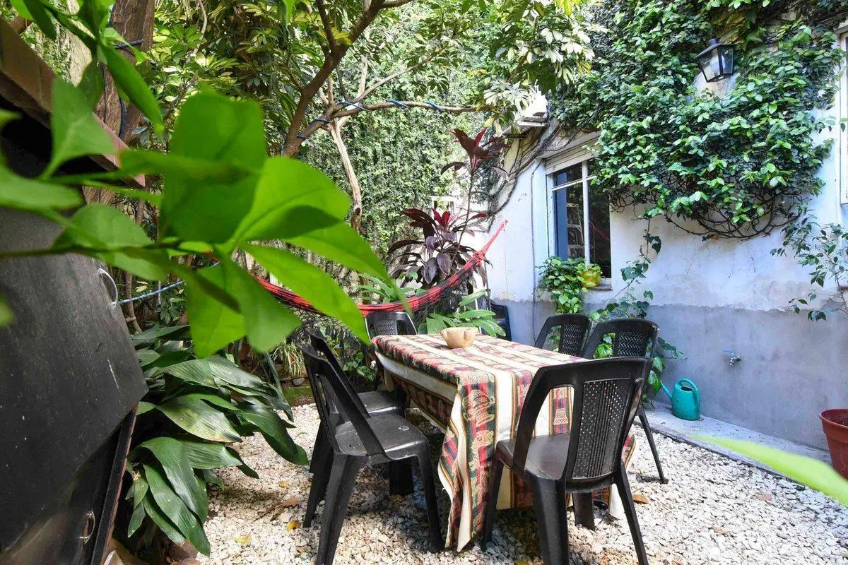 DEPARTAMENTO 4 AMBIENTES C/PATIO. JARDIN. BELGRANO 5