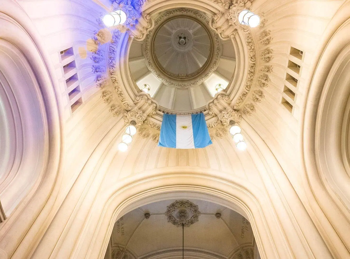 VENTA  OFICINA  DISTINGUIDA PALACIO BAROLO 2