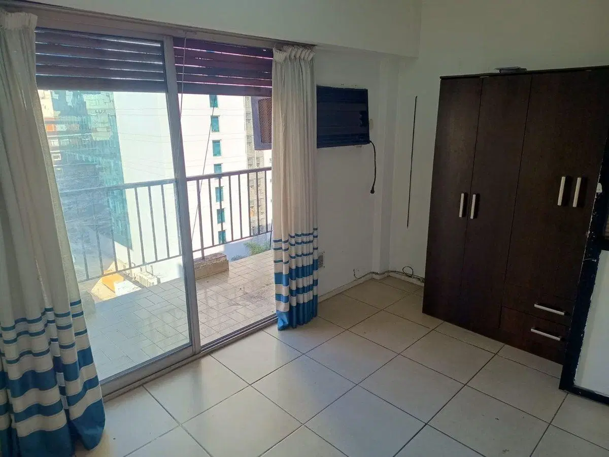 VENTA MONOAMBIENTE CON BALCON RETIRO 2