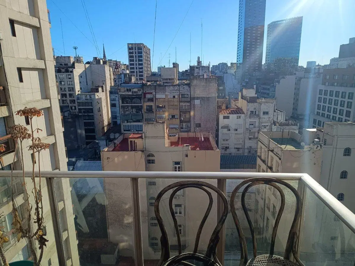 VENTA DEPTO 2 AMB CON BALCON RETIRO 5