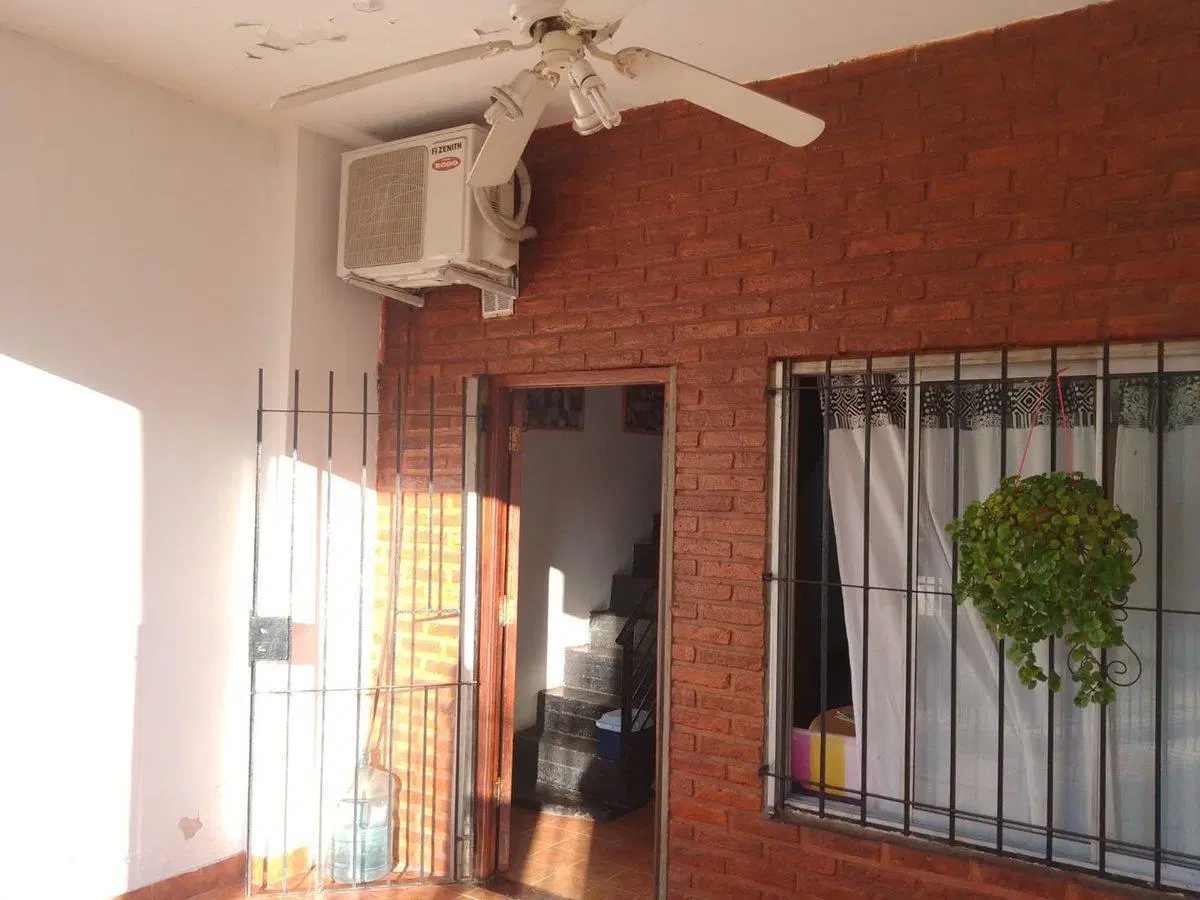 VENTA CASA 3 AMBIENTES-BANFIELD-APTA CREDITO 4