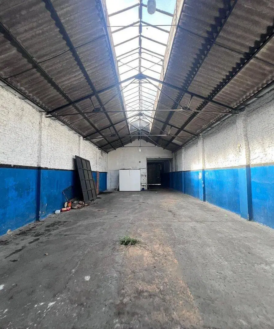 VENTA GALPÓN 220m²  LIBRE SIN COLUMNAS LANUS ESTE 8
