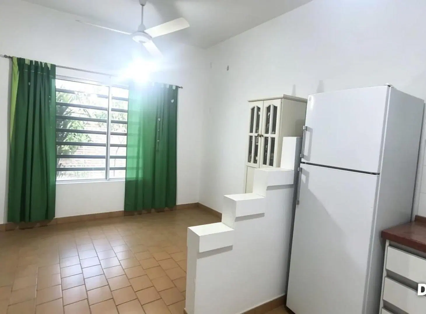 VENTA LANUS CASA 3 AMB PATIO EXCELENTE LOTE 8