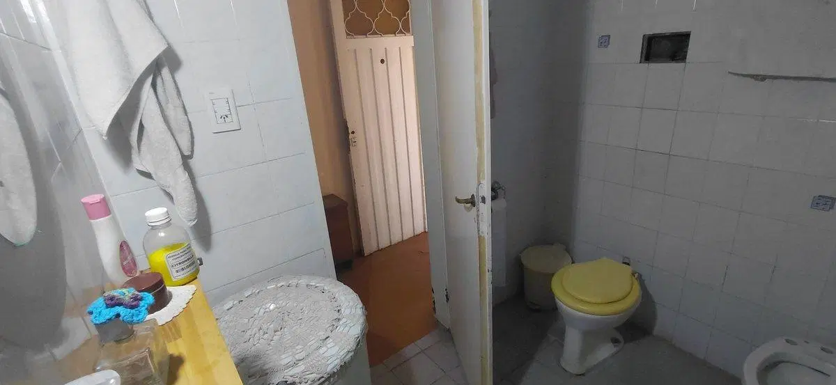 CASA CON FONDO Y LOCAL AL FRENTE GLEW CENTRO 2