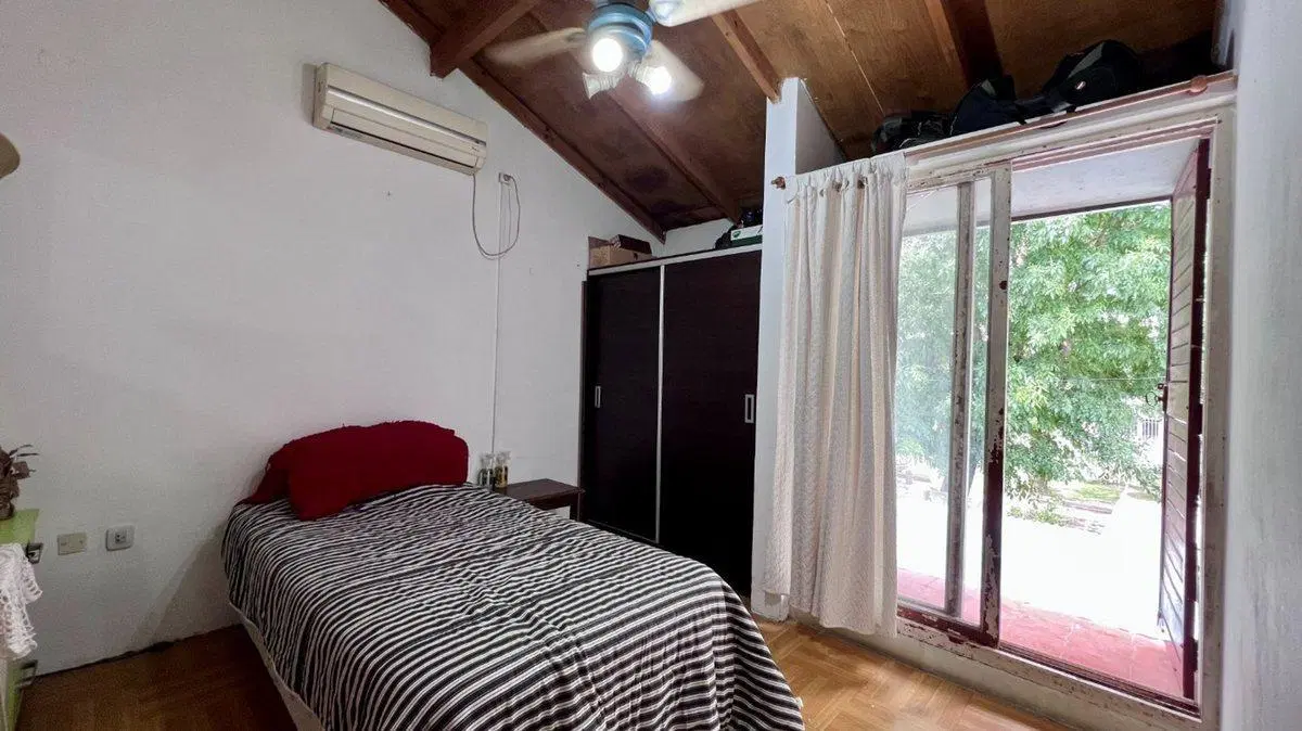 CASA EN VENTA LOBOS 3 DORMITORIOS PARQUE COCHERA 8