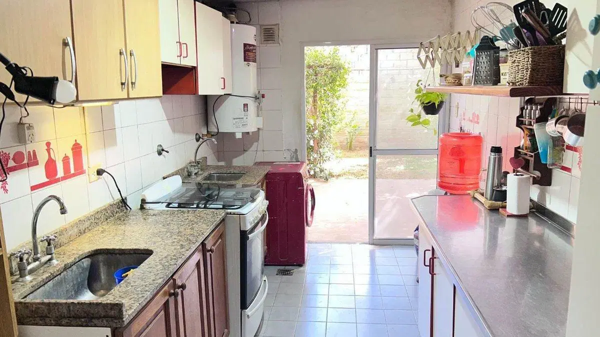 CASA EN VENTA LOBOS 3 DORMITORIOS PARQUE COCHERA 3