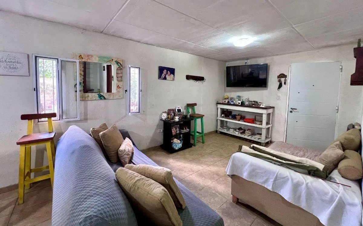 CASA EN VENTA LOBOS 3 DORMITORIOS PARQUE COCHERA 4