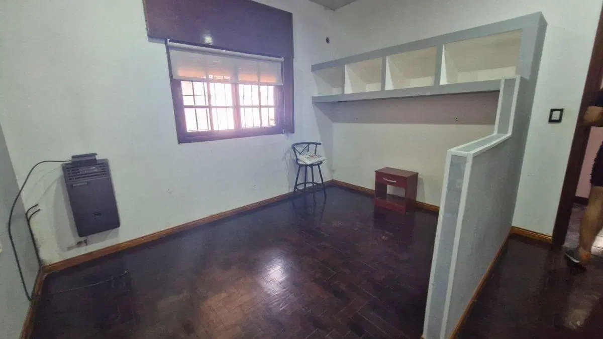 CASA 3 AMB CON PATIO Y COCHERA QUILMES OESTE 8