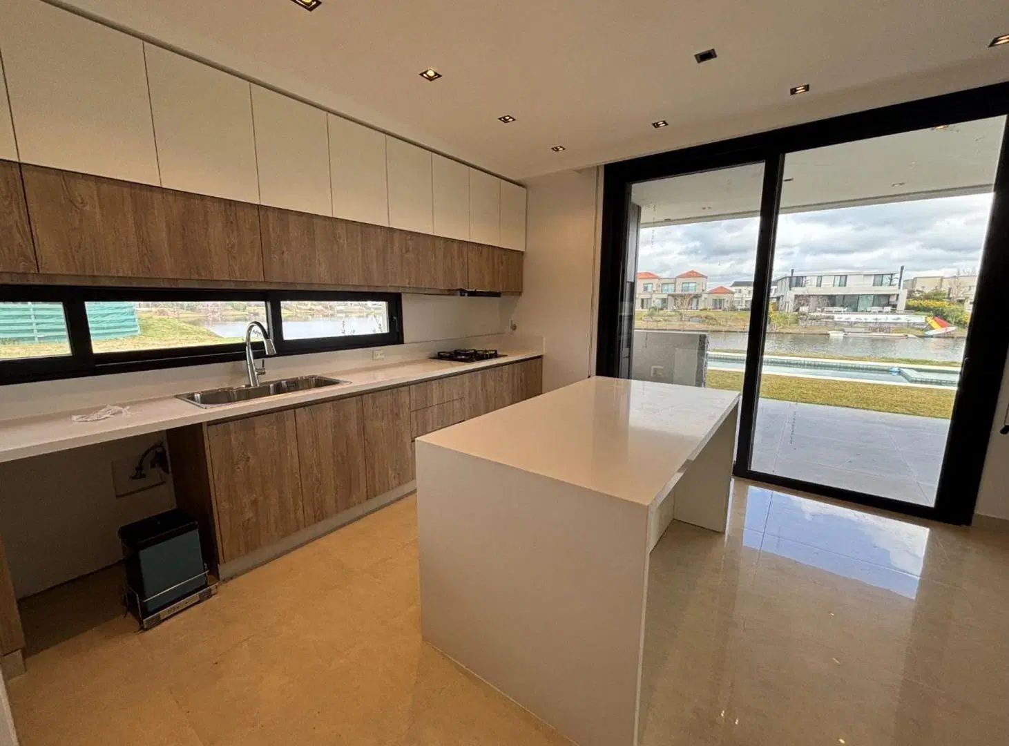 Excelente Casa en Barrio Marinas Puertos Escobar 2