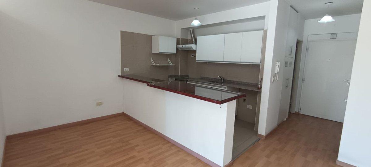 Foto de VENTA DEPARTAMENTO BALCON COCHERA PILETA MUNRO, imagen 4