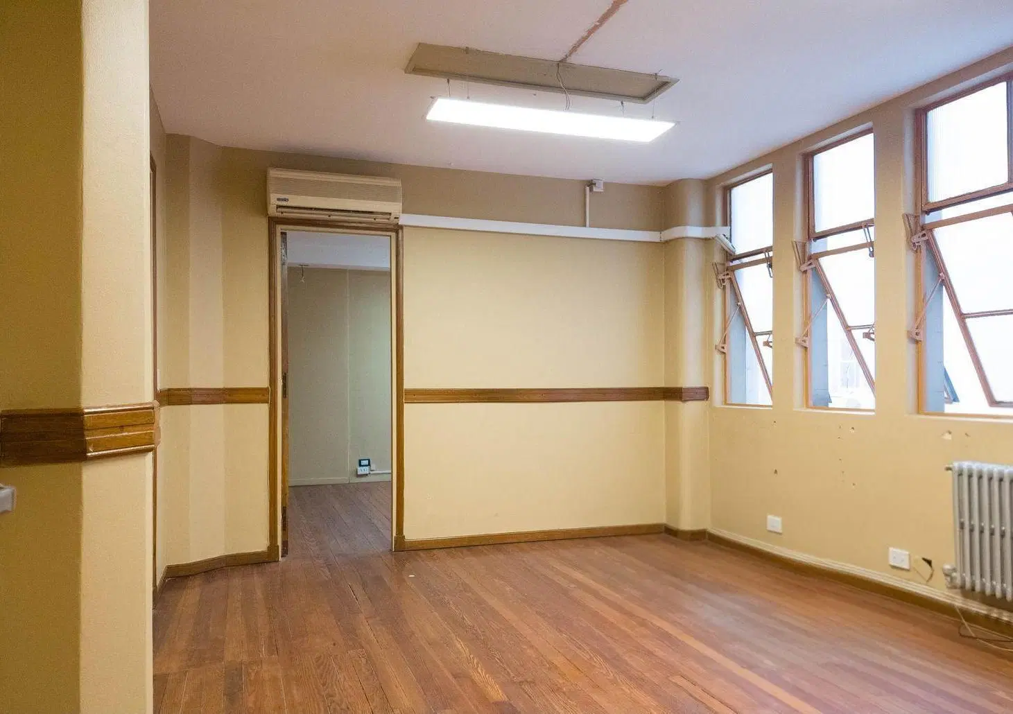 VENTA  OFICINA  DISTINGUIDA PALACIO BAROLO 2