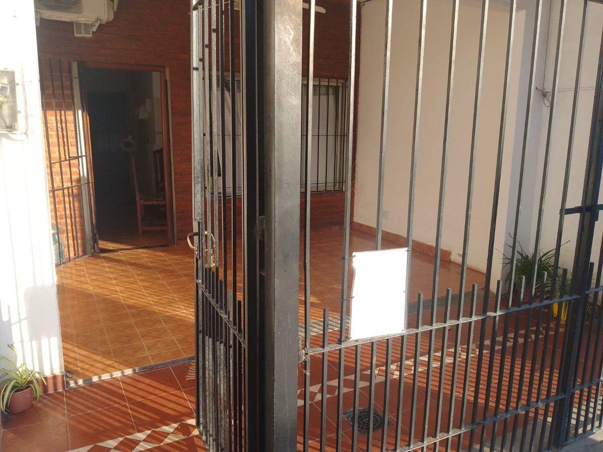 Foto de VENTA CASA 3 AMBIENTES-BANFIELD-APTA CREDITO, imagen 3