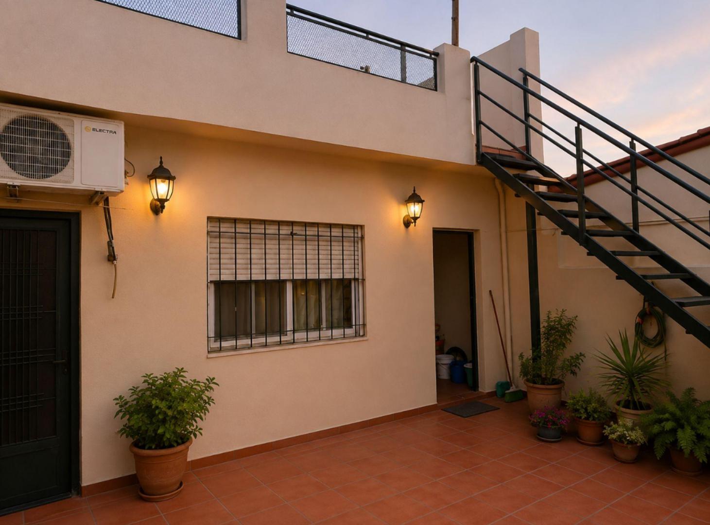 Foto de Casa de 3 Amb Cochera Quincho terraza avellaneda, imagen 2