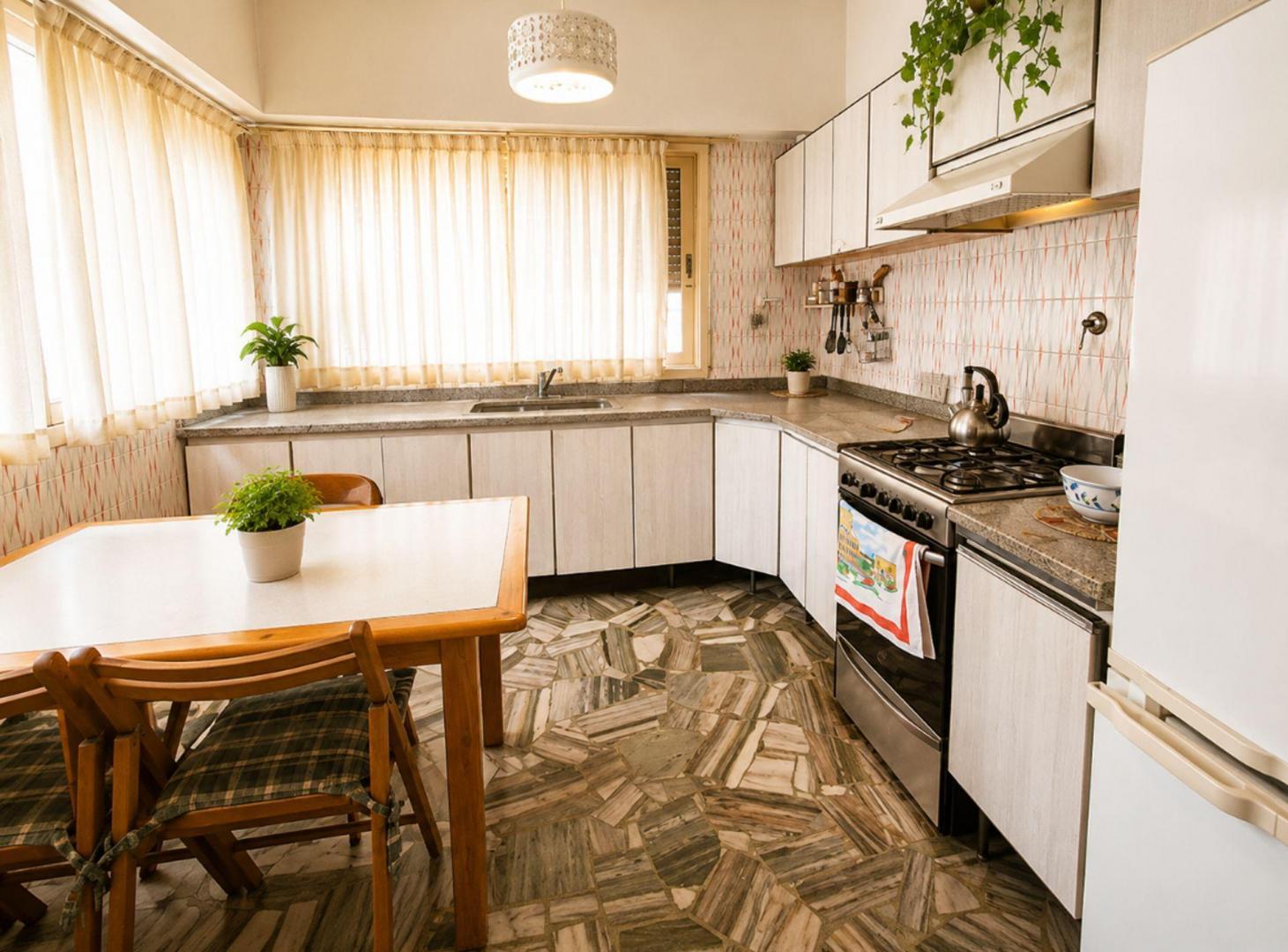 Foto de VENTA PH CASA EN P. ALTA CON TERRAZA Y COCHERA, imagen 1