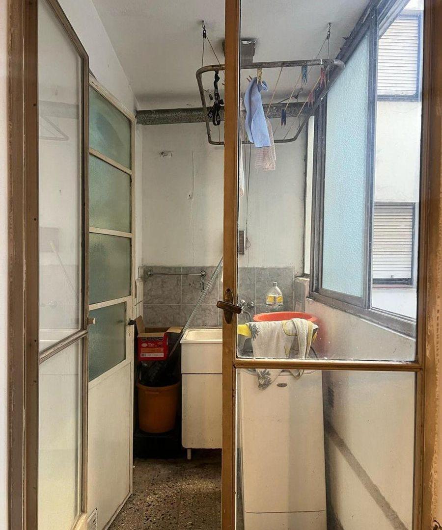 Foto de DEPARTAMENTO 3 AMBIENTES BUENA UBICACIÓN, imagen 2