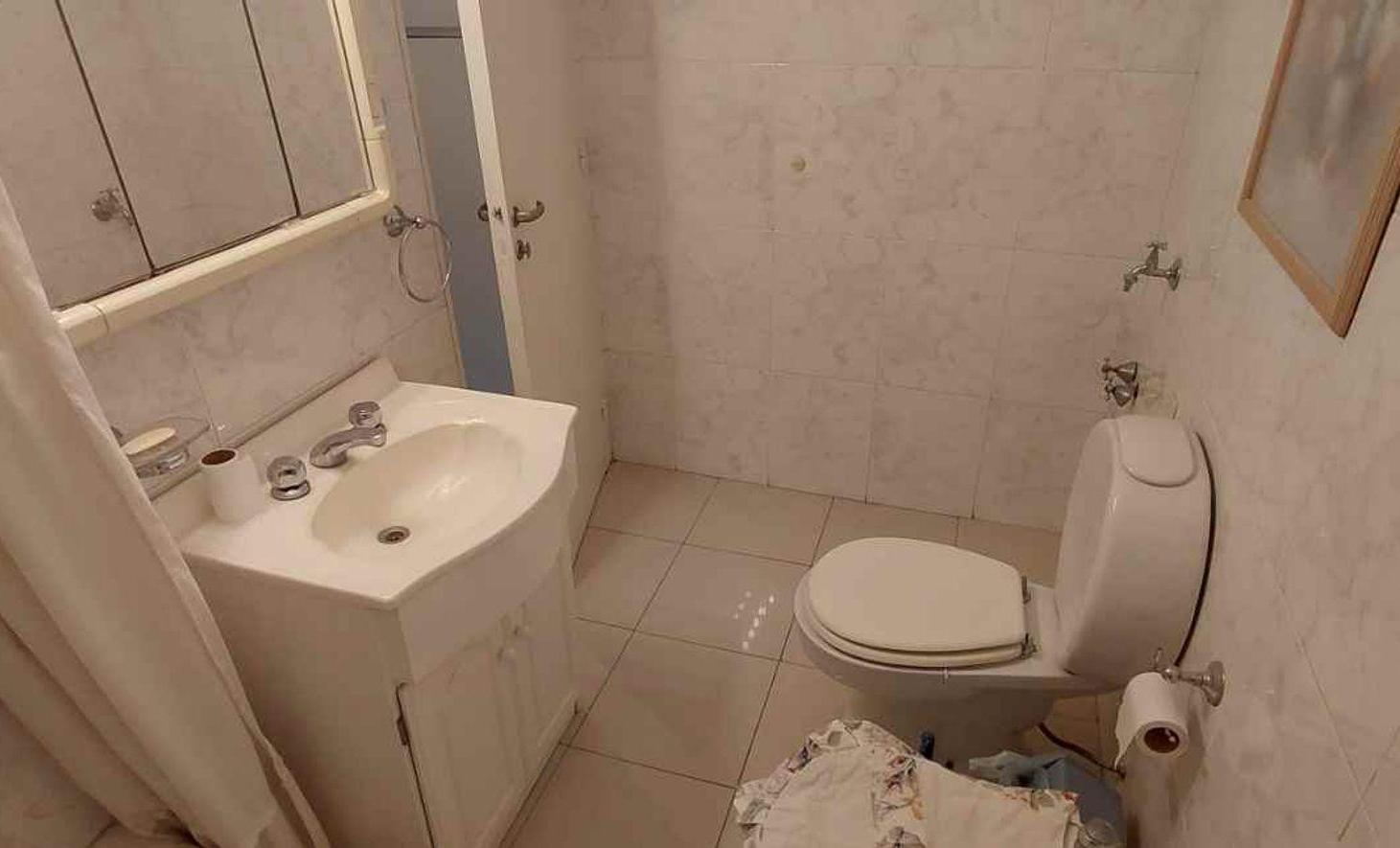 Foto de DEPARTAMENTO OFICINA CONSULTORIO CON KITCHINET, imagen 2