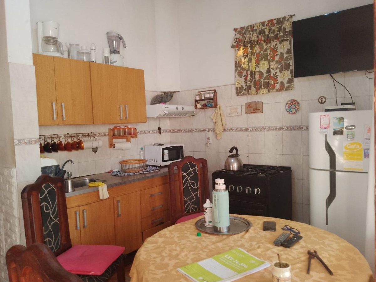 Foto de VENTA CASA 3 AMBIENTES-BANFIELD-APTA CREDITO, imagen 3