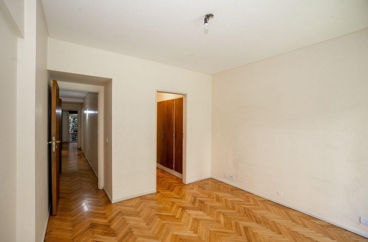 Foto de VENTA ELEGANTE SEMIPISO 4 AMB RECOLETA, imagen 4