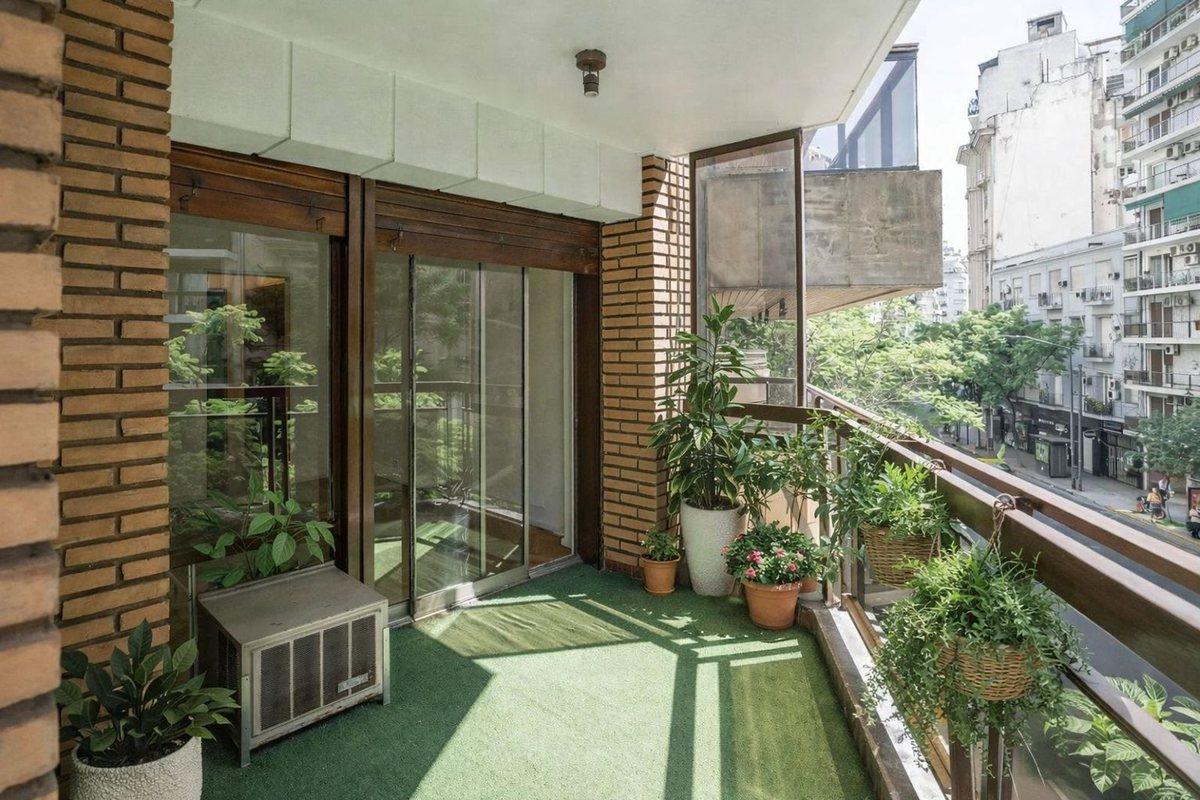 Foto de VENTA ELEGANTE SEMIPISO 4 AMB RECOLETA, imagen 3
