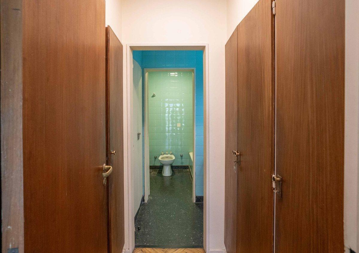 Foto de VENTA ELEGANTE SEMIPISO 4 AMB RECOLETA, imagen 5