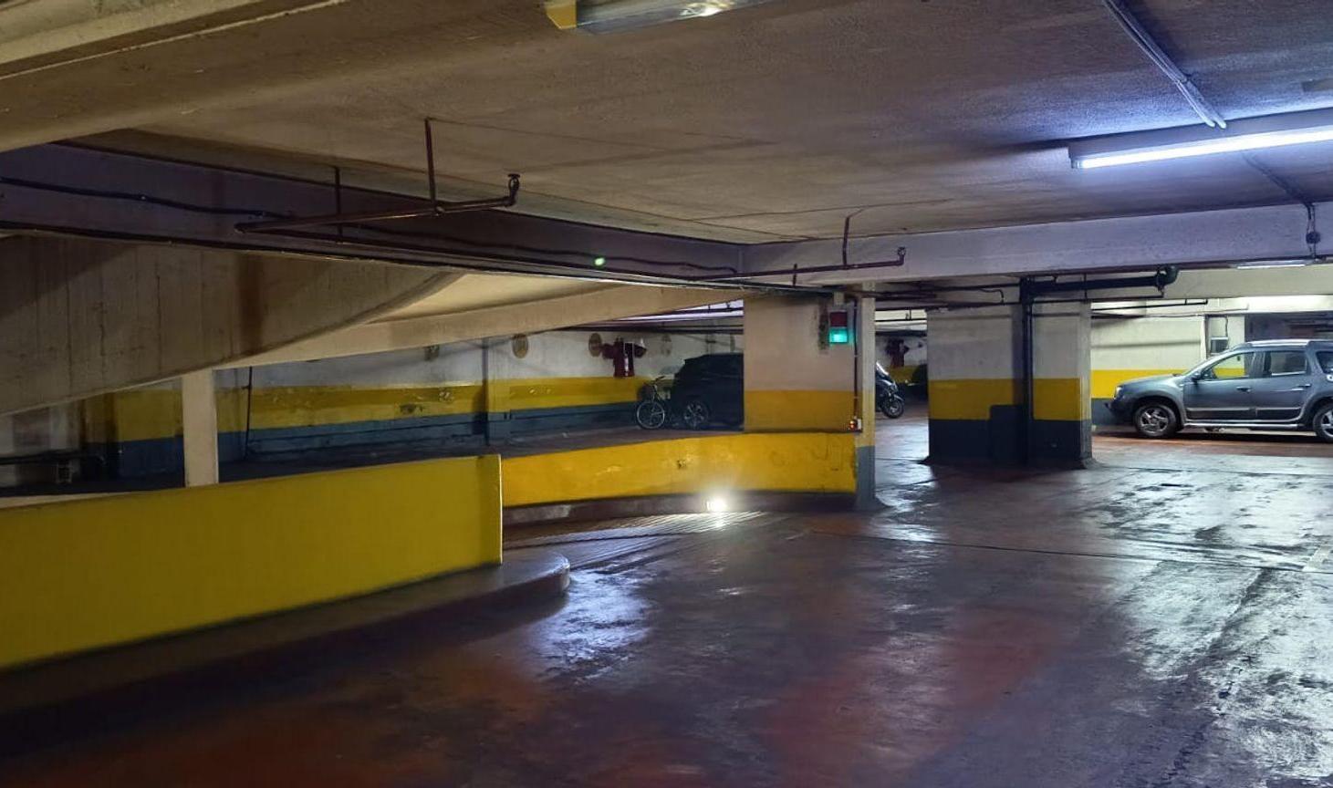 Foto de VENTA COCHERA CUBIERTA RECOLETA GRAN OPORTUNIDAD, imagen 5