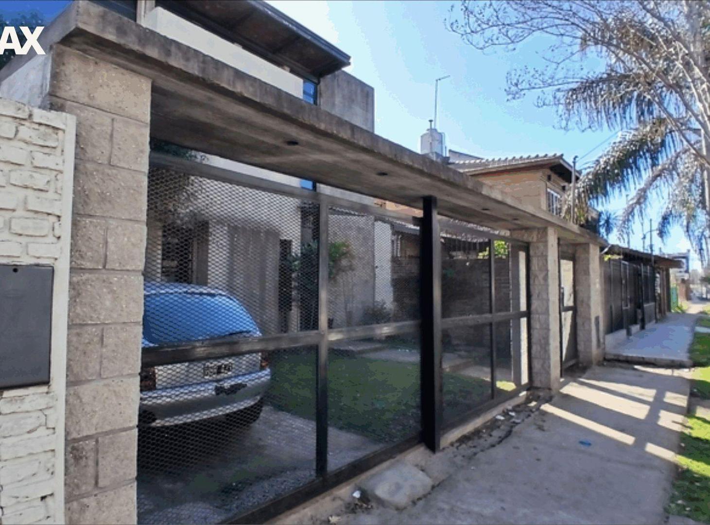 Foto de VENTA CASA 4 AMBENTES QUILMES Bº PARQUE C/COCHERA, imagen 1