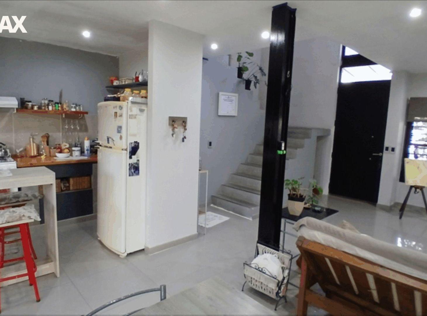 Foto de VENTA CASA 4 AMBENTES QUILMES Bº PARQUE C/COCHERA, imagen 4